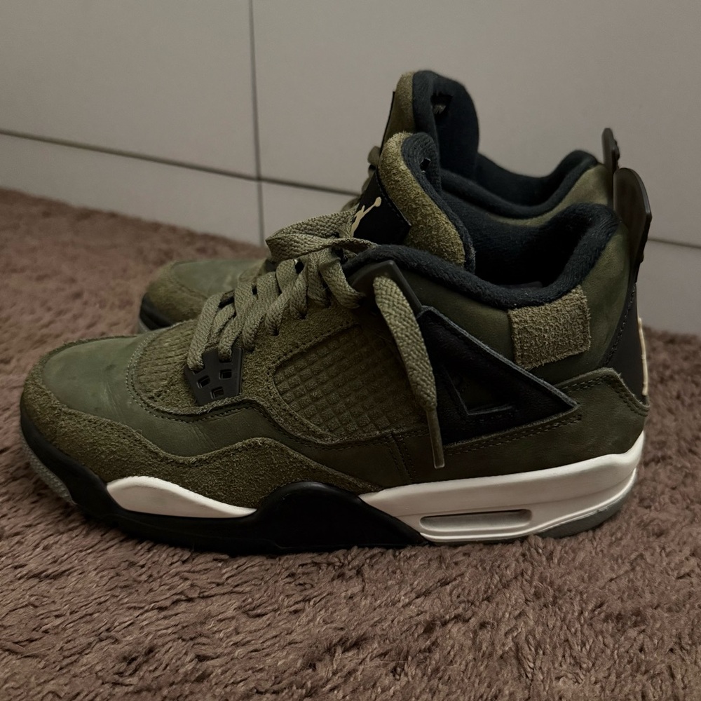 Air Jordan 4 Retro SE Olive | 5.5y - 7W - 5.5M
